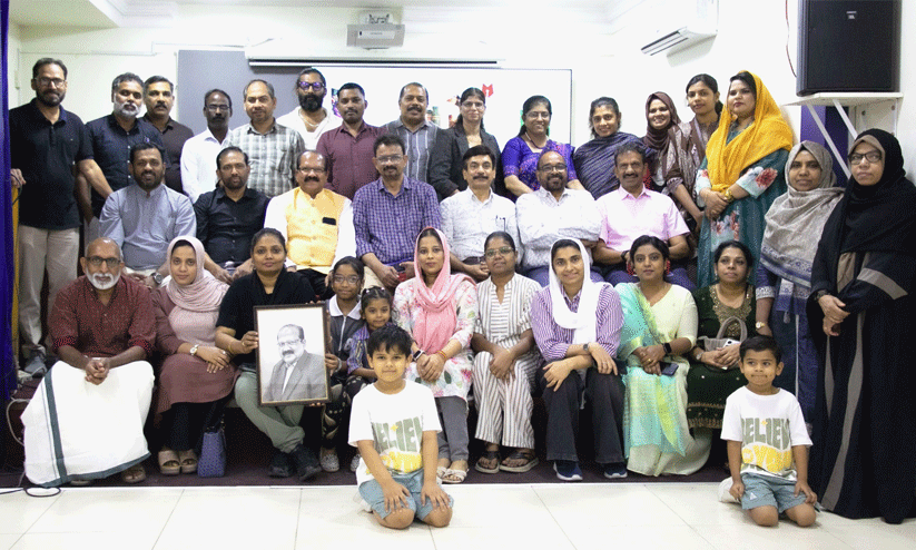 ഖത്തർ ഇന്ത്യൻ ഓതേഴ്സ് ഫോറം സാഹിത്യസദസ്സും പുസ്തകചർച്ചയും ഖത്തർ ഇന്ത്യൻ ഓതേഴ്സ് ഫോറം സാഹിത്യസദസ്സും പുസ്തകചർച്ചയും