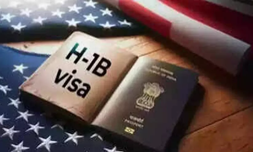 എച്ച് 1ബി വിസക്ക് 1 ലക്ഷം ഡോളർ ഫീസ്: നിയന്ത്രണം ഒരു വർഷത്തേക്ക് കൂടി നീട്ടി ട്രംപ് എച്ച് 1ബി വിസക്ക് 1 ലക്ഷം ഡോളർ ഫീസ്: നിയന്ത്രണം ഒരു വർഷത്തേക്ക് കൂടി നീട്ടി ട്രംപ്