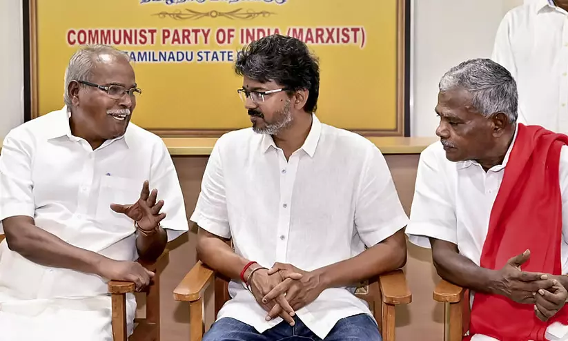 മെറീന തീരത്ത് പുതിയ സെക്രട്ടേറിയറ്റ് നിർമാണം: ടിവികെ സർക്കാരിന് മുന്നറിയിപ്പുമായി സിപിഎം; സമരം ശക്തമാക്കുമെന്ന് പ്രഖ്യാപനം മെറീന തീരത്ത് പുതിയ സെക്രട്ടേറിയറ്റ് നിർമാണം: ടിവികെ സർക്കാരിന് മുന്നറിയിപ്പുമായി സിപിഎം; സമരം ശക്തമാക്കുമെന്ന് പ്രഖ്യാപനം