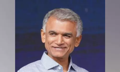 ബംഗളൂരുവിൽ നടപ്പാത കൈയേറുന്ന കച്ചവടക്കാർക്കെതിരെ നടപടിയെടുക്കും; മന്ത്രി കൃഷ്ണബൈരേ ഗൗഡ ബംഗളൂരുവിൽ നടപ്പാത കൈയേറുന്ന കച്ചവടക്കാർക്കെതിരെ നടപടിയെടുക്കും; മന്ത്രി കൃഷ്ണബൈരേ ഗൗഡ