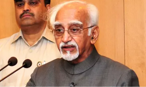 Former Vice President Hamid Ansari delivering Lecture