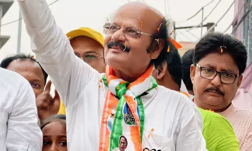 Mamata All India Trinamool Congress candidate Rabiul Alam Chowdhury during the election campaign in Rejinagar. Mamata All India Trinamool Congress candidate Rabiul Alam Chowdhury during the election campaign in Rejinagar.