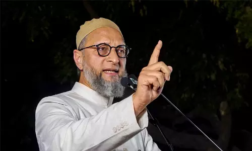 AIMIM chief Asaduddin Owaisi addressing a press conference in Bhopal regarding the UP elections. AIMIM chief Asaduddin Owaisi addressing a press conference in Bhopal regarding the UP elections.