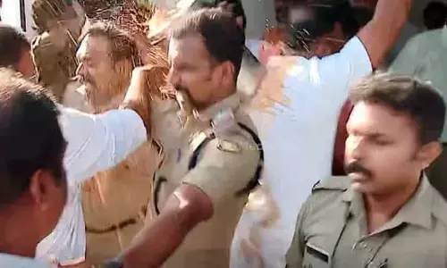 പൊലീസിന് നേരെയും ചായയേറ്; കേരള കോൺഗ്രസ് ജോസഫ് വിഭാഗം യോഗത്തിൽ കൂട്ടത്തല്ല്