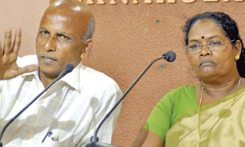 സി.കെ. ജാനുവും എം. ഗീതാനന്ദനും