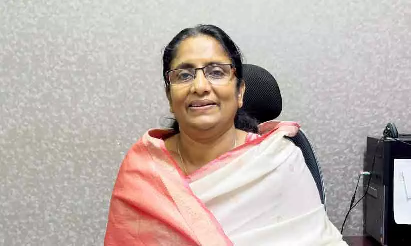 കാന്തപുരത്തിന്റെ പ്രസ്താവന: മത പണ്ഡിതന്മാർ സ്വഭാവികമായും അവരുടെ അഭിപ്രായങ്ങൾ പറയും, അതിനെ ഞാൻ ചോദ്യം ചെയ്യാറില്ല: ഷാനിമോൾ ഉസ്മാൻ കാന്തപുരത്തിന്റെ പ്രസ്താവന: മത പണ്ഡിതന്മാർ സ്വഭാവികമായും അവരുടെ അഭിപ്രായങ്ങൾ പറയും, അതിനെ ഞാൻ ചോദ്യം ചെയ്യാറില്ല: ഷാനിമോൾ ഉസ്മാൻ