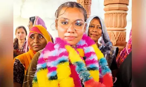 രാജസ്ഥാന്‍റെ ഏറ്റവും പ്രായം കുറഞ്ഞ മുനിസിപ്പൽ ചെയർപേഴ്സണായി 21കാരി; ചരിത്രനേട്ടത്തിൽ കീർത്തി ഗോസൈവൽ