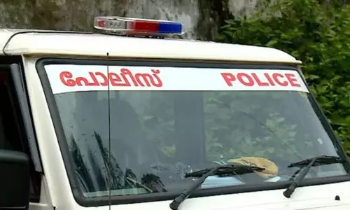 പ്രതിയെ പിടികൂടാനെത്തിയ പൊലീസിനെ ചുടുകട്ടകൊണ്ട് അടിച്ചു; യുവതികൾ ഉൾപ്പെടെ നാലംഗ സംഘം പിടിയിൽ