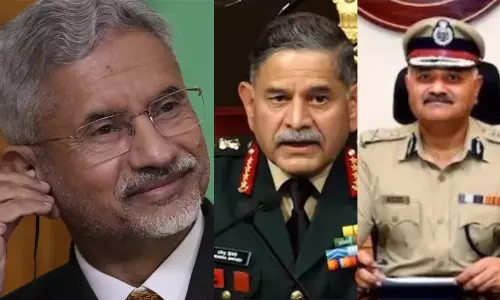 ഡൽഹിയിലെ വോട്ടർ പട്ടിക പുതുക്കൽ: വിദേശകാര്യ മന്ത്രി എസ്. ജയശങ്കർ, മുൻ സൈനിക മേധാവി, സിബിഐ ഡയറക്ടർ തുടങ്ങിയവർക്കും നോട്ടീസ് ഡൽഹിയിലെ വോട്ടർ പട്ടിക പുതുക്കൽ: വിദേശകാര്യ മന്ത്രി എസ്. ജയശങ്കർ, മുൻ സൈനിക മേധാവി, സിബിഐ ഡയറക്ടർ തുടങ്ങിയവർക്കും നോട്ടീസ്