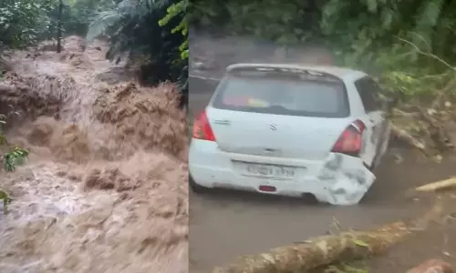 കോട്ടയത്ത് കനത്ത മഴ; മണ്ണിടിഞ്ഞ് ഇരുചക്ര വാഹന യാത്രിക മരിച്ചു കോട്ടയത്ത് കനത്ത മഴ; മണ്ണിടിഞ്ഞ് ഇരുചക്ര വാഹന യാത്രിക മരിച്ചു
