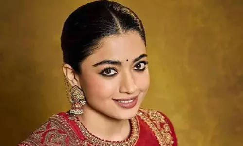 `എന്റെ മാതൃഭാഷക്ക് പ്രത്യേകം സിനിമാ ഇന്ഡസ്ട്രി ഇല്ല, മറ്റ് ഭാഷകൾ കരിയറിന് തടസമായിരുന്നില്ല; സംഭാഷണശൈലിയിലെ വിമർശനങ്ങൾക്ക് മറുപടിയുമായി രശ്മിക `എന്റെ മാതൃഭാഷക്ക് പ്രത്യേകം സിനിമാ ഇന്ഡസ്ട്രി ഇല്ല, മറ്റ് ഭാഷകൾ കരിയറിന് തടസമായിരുന്നില്ല; സംഭാഷണശൈലിയിലെ വിമർശനങ്ങൾക്ക് മറുപടിയുമായി രശ്മിക