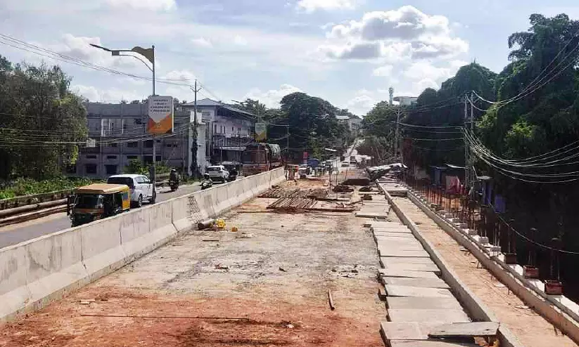 ഈസ്റ്റ് ഒറ്റപ്പാലം പുതിയ പാലം യാഥാർഥ്യമാകുന്നു; ഒക്ടോബറിൽ ട്രയൽ റൺ ഈസ്റ്റ് ഒറ്റപ്പാലം പുതിയ പാലം യാഥാർഥ്യമാകുന്നു; ഒക്ടോബറിൽ ട്രയൽ റൺ