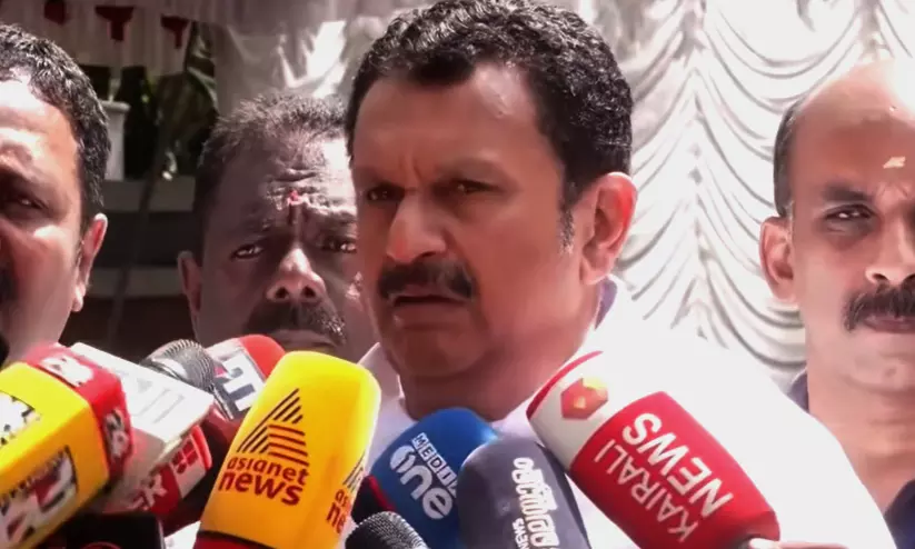 ദേവസ്വം ബോർഡിനെതിരെ ആഞ്ഞടിച്ച് മന്ത്രി കെ. മുരളീധരൻ; ‘ശബരിമല ഭക്തർക്ക് അരവണ കിട്ടിയിരിക്കണം, ഹൈകോടതിയെ ആശങ്ക അറിയിക്കും’ ദേവസ്വം ബോർഡിനെതിരെ ആഞ്ഞടിച്ച് മന്ത്രി കെ. മുരളീധരൻ; ‘ശബരിമല ഭക്തർക്ക് അരവണ കിട്ടിയിരിക്കണം, ഹൈകോടതിയെ ആശങ്ക അറിയിക്കും’