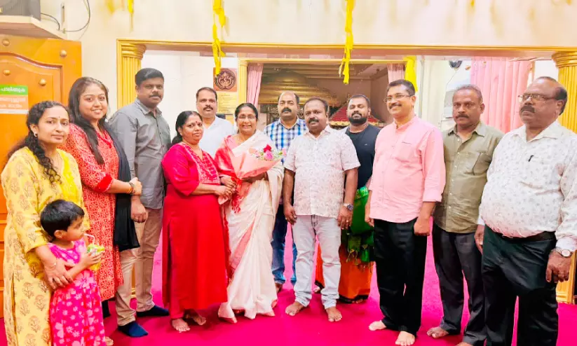 ഗുരുദേവ സോഷ്യൽ സൊസൈറ്റി സന്ദർശിച്ച് ഷാനിമോൾ ഉസ്മാൻ ഗുരുദേവ സോഷ്യൽ സൊസൈറ്റി സന്ദർശിച്ച് ഷാനിമോൾ ഉസ്മാൻ