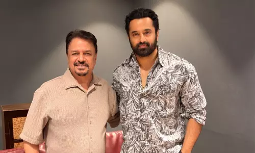 സംവിധായകനായി അരങ്ങേറാൻ ഉണ്ണി മുകുന്ദൻ; പനോരമ സ്റ്റുഡിയോസും ഉണ്ണി മുകുന്ദൻ ഫിലിംസും കൈകോർക്കുന്നു സംവിധായകനായി അരങ്ങേറാൻ ഉണ്ണി മുകുന്ദൻ; പനോരമ സ്റ്റുഡിയോസും ഉണ്ണി മുകുന്ദൻ ഫിലിംസും കൈകോർക്കുന്നു