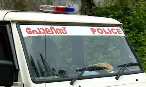 പ്രായപൂർത്തിയാകാത്തവർക്ക് കള്ള് നൽകി; ചെറായിയിലെ കള്ളുഷാപ്പ് ലൈസൻസിക്കും ജീവനക്കാരനുമെതിരെ കേസ് പ്രായപൂർത്തിയാകാത്തവർക്ക് കള്ള് നൽകി; ചെറായിയിലെ കള്ളുഷാപ്പ് ലൈസൻസിക്കും ജീവനക്കാരനുമെതിരെ കേസ്
