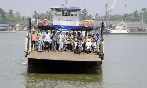Beypore Chaliam Ferry Suspended Beypore Chaliam Ferry Suspended