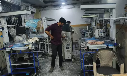 ആശുപത്രിയിലെ എസി പൊട്ടിത്തെറിച്ച് രണ്ട് നവജാത ശിശുക്കൾക്ക് ദാരുണാന്ത്യം
