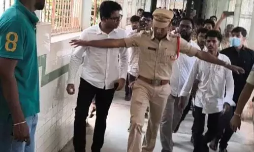 https://www.madhyamam.com/tags/cockroach-janata-party