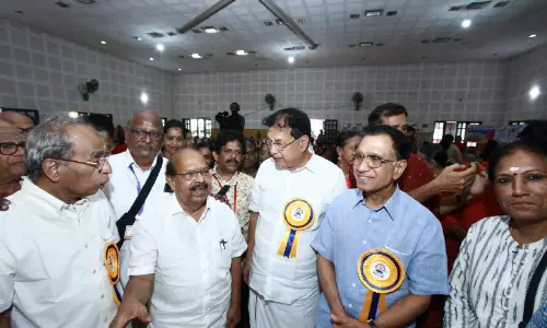 ആലപ്പുഴയിൽ പറന്നിറങ്ങി കല്യാൺ സഹോദരങ്ങൾ ആലപ്പുഴയിൽ പറന്നിറങ്ങി കല്യാൺ സഹോദരങ്ങൾ