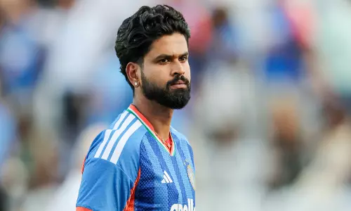 ‘അമ്പയറെ ഭീഷണിപ്പെടുത്തി’; ജപ്പാനെതിരെയുള്ള നാടകീയ വിജയത്തിന് പിന്നാലെ ശ്രേയസ് അയ്യർക്ക് ട്രോൾ ‘അമ്പയറെ ഭീഷണിപ്പെടുത്തി’; ജപ്പാനെതിരെയുള്ള നാടകീയ വിജയത്തിന് പിന്നാലെ ശ്രേയസ് അയ്യർക്ക് ട്രോൾ