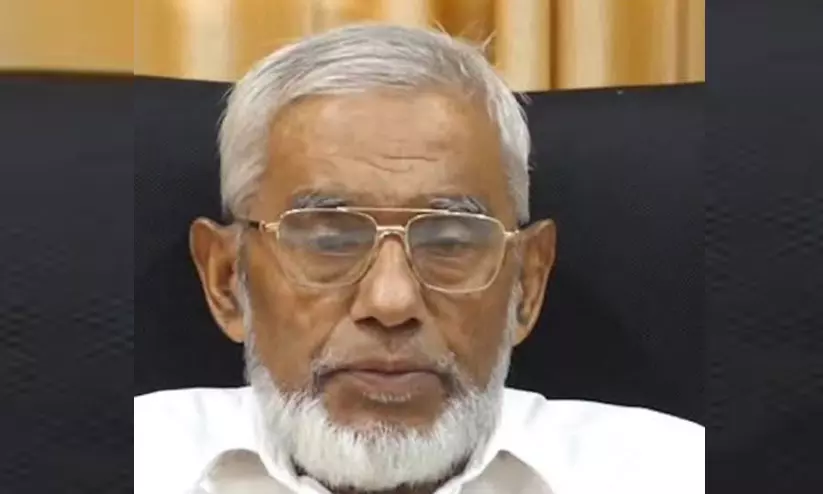 ഇസ്ലാമിക പണ്ഡിതനും ജീവകാരുണ്യപ്രവർത്തകനുമായ കെ.കെ. മമ്മുണ്ണി മൗലവി അന്തരിച്ചു ഇസ്ലാമിക പണ്ഡിതനും ജീവകാരുണ്യപ്രവർത്തകനുമായ കെ.കെ. മമ്മുണ്ണി മൗലവി അന്തരിച്ചു