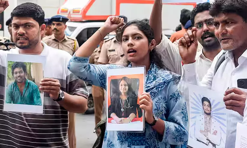 20 വർഷത്തിനിടെ ഐഐടികളിൽ മരിച്ചത് 173 വിദ്യാർഥികൾ; 70 ശതമാനവും കഴിഞ്ഞ 10 വർഷത്തിനിടെ 20 വർഷത്തിനിടെ ഐഐടികളിൽ മരിച്ചത് 173 വിദ്യാർഥികൾ; 70 ശതമാനവും കഴിഞ്ഞ 10 വർഷത്തിനിടെ