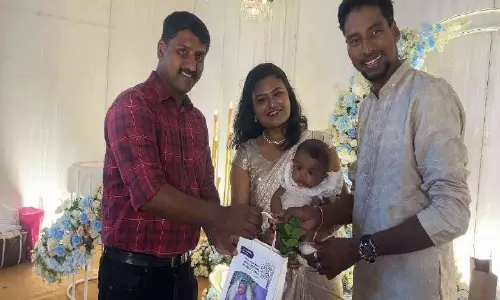 മാ​മോ​ദീ​സ​യി​ലെ അ​തി​ഥി​ക​ൾ​ക്ക് മ​ധു​ര​മൂ​റും   പ്ലാ​വി​ൻ​തൈ​ക​ൾ സ​മ്മാ​നം