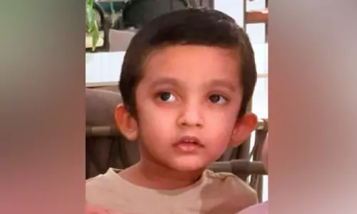 നാ​ലു​വ​യ​സ്സു​കാ​ര​നെ പാ​ർ​ക്കി​ൽ മ​രി​ച്ച​നി​ല​യി​ൽ ക​ണ്ടെ​ത്തി