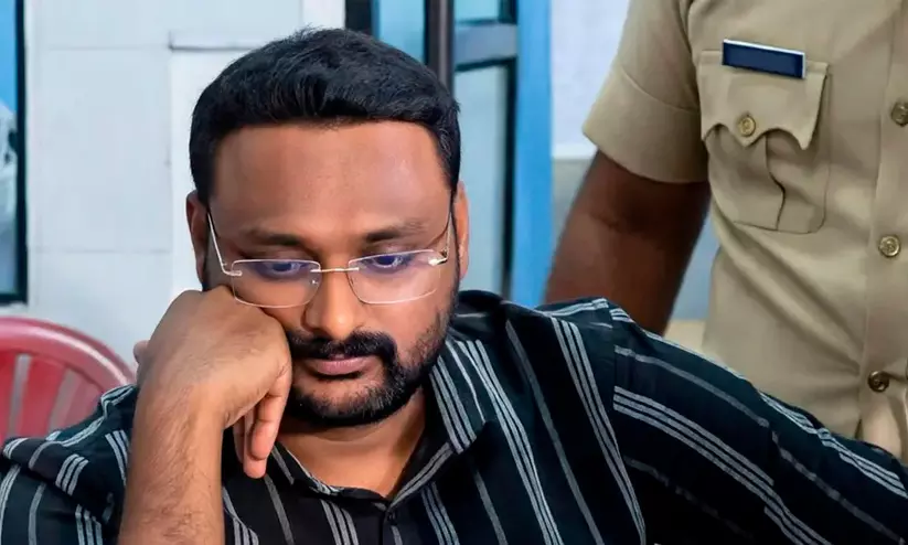 മെസ്സിയുടെ പേരിലെ കള്ളക്കളി; അഴിമതി നിരോധന നിയമപ്രകാരം കേസെടുക്കാമെന്ന് എസ്.ഐ.ടി മെസ്സിയുടെ പേരിലെ കള്ളക്കളി; അഴിമതി നിരോധന നിയമപ്രകാരം കേസെടുക്കാമെന്ന് എസ്.ഐ.ടി