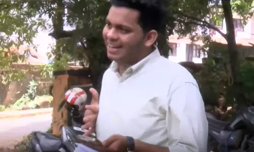 ഡോക്ടർമാർക്ക് Dr. പോലെ അധ്യാപകർക്ക് ​Tr. എന്ന് പേരിനൊപ്പം ചേർക്കാൻ അനുമതി നൽകണം; നിവേദനവുമായി അധ്യാപകൻ