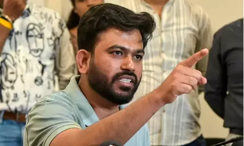 ‘ഒത്തുകളിയെങ്കിൽ വിട്ടുനിൽക്കൂ’; പ്രതിപക്ഷം തെരഞ്ഞെടുപ്പിൽ മത്സരിക്കരുതെന്ന് അഭിജിത് ദീപ്കെ