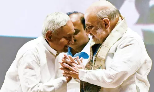 നിതീഷിനാകുമോ ഷായുടെ സമ്മർദത്തെ ജയിക്കാൻ? നിതീഷിനാകുമോ ഷായുടെ സമ്മർദത്തെ ജയിക്കാൻ?