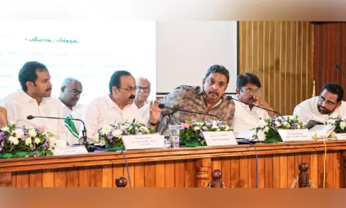 ഇ​ടു​ക്കി​യു​ടെ പ്ര​ശ്‌​ന​പ​രി​ഹാ​ര​ത്തി​ന് പ്ര​ഥ​മ പ​രി​ഗ​ണ​ന -മു​ഖ്യ​മ​ന്ത്രി