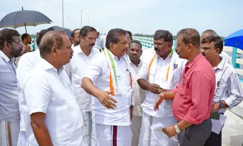 നേരേകടവ്-മാക്കേകടവ് പാലം നിർമാണം അന്തിമഘട്ടത്തിൽ നേരേകടവ്-മാക്കേകടവ് പാലം നിർമാണം അന്തിമഘട്ടത്തിൽ