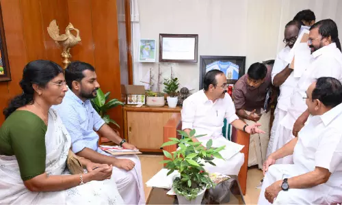മടവൂരിൽ ഉണ്ട് മൃഗശാലയ്ക്ക് അനുയോജ്യമായ ഭൂമി; പഞ്ചായത്ത് അധികൃതർ മുഖ്യമന്ത്രിയെ കണ്ടു മടവൂരിൽ ഉണ്ട് മൃഗശാലയ്ക്ക് അനുയോജ്യമായ ഭൂമി; പഞ്ചായത്ത് അധികൃതർ മുഖ്യമന്ത്രിയെ കണ്ടു
