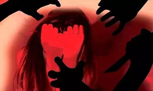 ഒമ്പതാം ക്ലാസുകാരിക്ക് പീഡനം; മൂന്ന് വിദ്യാര്ഥികൾ പിടിയിൽ ഒമ്പതാം ക്ലാസുകാരിക്ക് പീഡനം; മൂന്ന് വിദ്യാര്ഥികൾ പിടിയിൽ