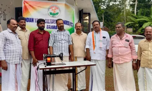 ഐ.വൈ.സി.സി ബഹ്‌റൈൻ ‘ചിറക്’ പദ്ധതിയുടെ ഭാഗമായി തയ്യൽ മെഷീൻ വിതരണം
