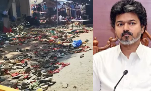 ഉണങ്ങാത്ത മുറിവായി മാറിയ ദിനം: ഒന്നാം വാർഷികത്തിൽ കരൂർ ദുരന്തത്തെ അനുസ്മരിച്ച് വിജയ്
