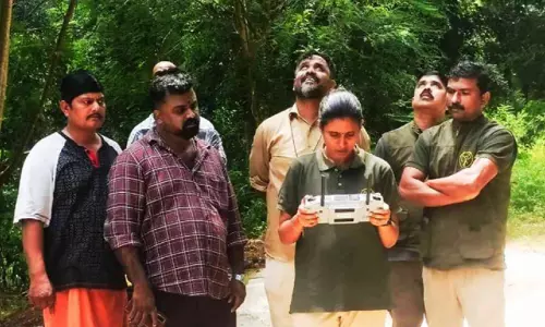 മണ്ണൂരിൽ കണ്ട കാൽപാടുകൾ പുലിയുടേതല്ലെന്ന് വനംവകുപ്പ് മണ്ണൂരിൽ കണ്ട കാൽപാടുകൾ പുലിയുടേതല്ലെന്ന് വനംവകുപ്പ്