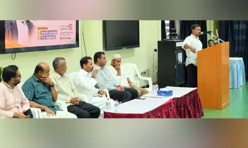 മ​മ്മു​ണ്ണി മൗ​ല​വി സേ​വ​നം​കൊ​ണ്ട്   ജീ​വി​തം അ​ട​യാ​ള​പ്പെ​ടു​ത്തി​യ നേ​താ​വ്