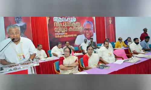 യു.ഡി.എഫ് സർക്കാർ ആർ.എസ്.എസ് അജണ്ട നടപ്പാക്കുന്നു: പിണറായി