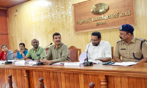 ജില്ല വികസന സമിതി യോഗം; ഇടുക്കിയിൽ ഉപയോഗശൂന്യമായ സര്‍ക്കാര്‍ കെട്ടിടങ്ങളുടെ കണക്കെടുക്കും
