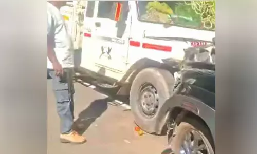 മുത്തങ്ങയിൽ കാറും പിക്കപ്പും കൂട്ടിയിടിച്ച് നാലുപേർക്ക് പരിക്ക് മുത്തങ്ങയിൽ കാറും പിക്കപ്പും കൂട്ടിയിടിച്ച് നാലുപേർക്ക് പരിക്ക്