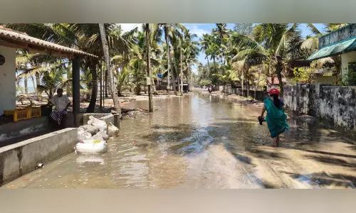 വീണ്ടും കള്ളക്കടൽ; ആറാട്ടുപുഴ, തൃക്കുന്നപ്പുഴ  പഞ്ചായത്തുകളിൽ ദുരിതം