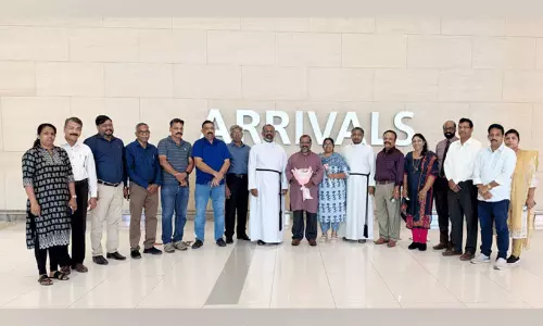 ബഹ്റൈനിലെത്തിയ റെൻജി അച്ചനും ടെനി കൊച്ചമ്മക്കും വിമാനത്താവളത്തിൽ സ്വീകരണം നൽകി ബഹ്റൈനിലെത്തിയ റെൻജി അച്ചനും ടെനി കൊച്ചമ്മക്കും വിമാനത്താവളത്തിൽ സ്വീകരണം നൽകി