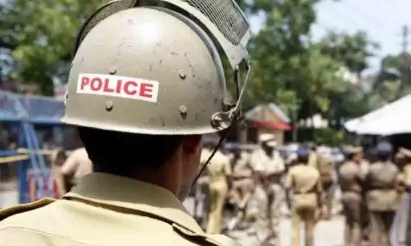 പൊലീസ് അസോസിയേഷനുകൾ പിരിച്ചു വിട്ട സർക്കാർ ഉത്തരവ് റദ്ദാക്കി പൊലീസ് അസോസിയേഷനുകൾ പിരിച്ചു വിട്ട സർക്കാർ ഉത്തരവ് റദ്ദാക്കി