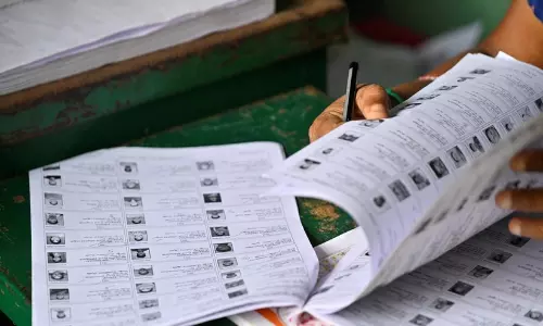 ഒരുവർഷം കഴിഞ്ഞിട്ടും ഓണറേറിയമില്ല; കോഴിക്കോട് നോർത്തിലെ ബി.എൽ.ഒമാർ ​പ്രതിഷേധത്തിലേക്ക്