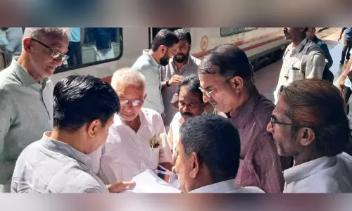 കാ​ഞ്ഞ​ങ്ങാ​ട്-​കാ​ണി​യൂ​ർ പാ​ത ച​ർ​ച്ച​ക്ക് വ​ഴി​യൊ​രു​ങ്ങി