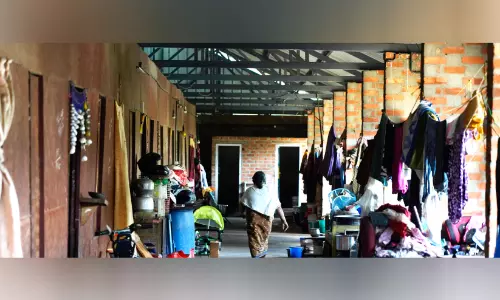 സ്മാർട്ട് നഗരത്തിലെ ‘അഭയാർഥി ജീവിതങ്ങൾ’...; വാഗ്ദാനങ്ങൾ വഴിയാധാരമാക്കിയ 25 കുടുംബങ്ങൾ സ്മാർട്ട് നഗരത്തിലെ ‘അഭയാർഥി ജീവിതങ്ങൾ’...; വാഗ്ദാനങ്ങൾ വഴിയാധാരമാക്കിയ 25 കുടുംബങ്ങൾ